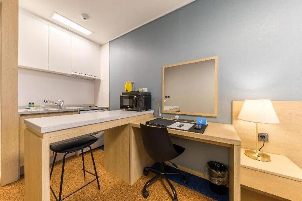 Days Hotel & Suites By Wyndham Incheon Airport 4*,
